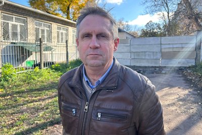 В Житомирі на місці проїзду до багатоповерхівки збудували бетонну стіну — місцеві жителі виступили проти В Житомирі на місці проїзду до багатоповерхівки збудували бетонну стіну — місцеві жителі виступили проти