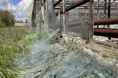 У Котлярах прибирають наслідки ракетного обстрілу РФ У Котлярах прибирають наслідки ракетного обстрілу РФ