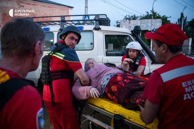 Рятувальна операція у Херсоні через прорив дамби Каховської ГЕС, 6 червня 2023 року
