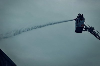 Рятувальники, гасіння пожежі