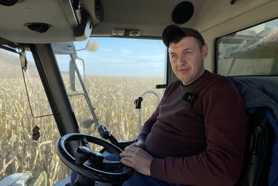 Врожайність удвічі більша, ніж торік: волинські аграрії завершують збір кукурудзи Врожайність удвічі більша, ніж торік: волинські аграрії завершують збір кукурудзи