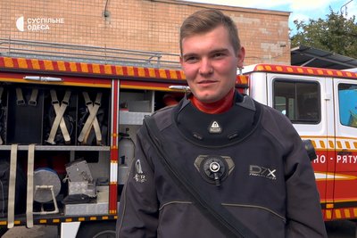 Рятував людей після підриву Каховської ГЕС й ледве встиг на своє весілля: історія водолаза з Одещини Рятував людей після підриву Каховської ГЕС й ледве встиг на своє весілля: історія водолаза з Одещини