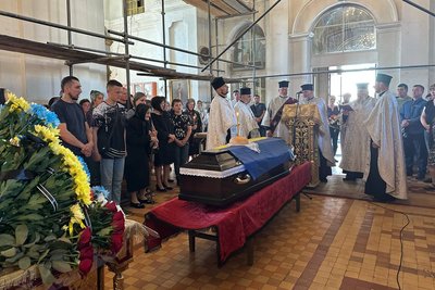 У Луцьку попрощалися з 39-річним бійцем Олексієм Ходирєвим У Луцьку попрощалися з 39-річним бійцем Олексієм Ходирєвим