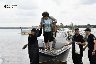 Рятував людей після підриву Каховської ГЕС й ледве встиг на своє весілля: історія водолаза з Одещини Рятував людей після підриву Каховської ГЕС й ледве встиг на своє весілля: історія водолаза з Одещини