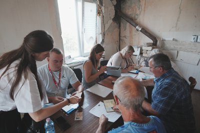 Приміщення, яке пристосували під потреби сільради після руйнування старого, Протопопівка, Харківська область, серпень 2025 року Приміщення, яке пристосували під потреби сільради після руйнування старого, Протопопівка, Харківська область, серпень 2025 року