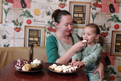Заморські делікатеси готує сама: лучанка варить 10 сортів сиру вдома на кухні Заморські делікатеси готує сама: лучанка варить 10 сортів сиру вдома на кухні