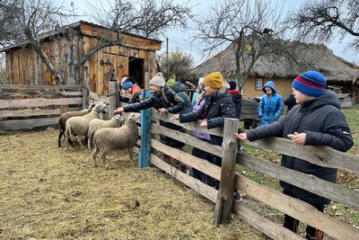 Гарбузовий фест та козацькі забави: у «зеленій» садибі на Житомирщині запланували тематичне дозвілля на канікулах Гарбузовий фест та козацькі забави: у «зеленій» садибі на Житомирщині запланували тематичне дозвілля на канікулах