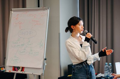 17-річна дівчина з Ромен створила ШІ-платформу для громадських організацій 17-річна дівчина з Ромен створила ШІ-платформу для громадських організацій