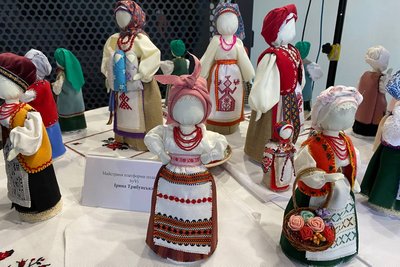 "А наш рід був, є і буде": у Вінниці погасили марку, присвячену ляльці-мотанці "А наш рід був, є і буде": у Вінниці погасили марку, присвячену ляльці-мотанці