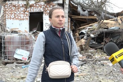 Обстріли у Сонячному на Житомирщині — як відновлюватимуть зруйноване житло та коли платитимуть компенсацію Обстріли у Сонячному на Житомирщині — як відновлюватимуть зруйноване житло та коли платитимуть компенсацію