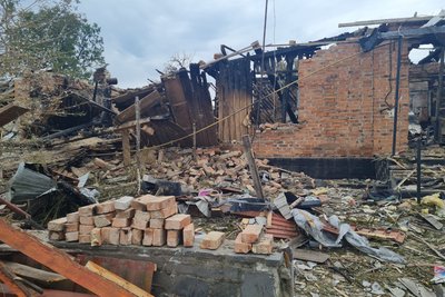 Обстріли у Сонячному на Житомирщині — як відновлюватимуть зруйноване житло та коли платитимуть компенсацію Обстріли у Сонячному на Житомирщині — як відновлюватимуть зруйноване житло та коли платитимуть компенсацію