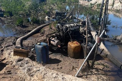 Збитки — понад 354 млн грн: на Рівненщині викрили "тіньового куратора" схеми з бурштином Збитки — понад 354 млн грн: на Рівненщині викрили "тіньового куратора" схеми з бурштином