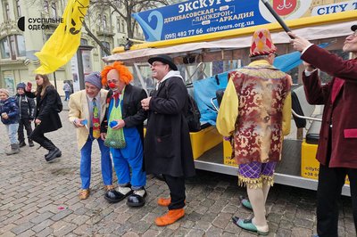 "Народ, який не розучився радіти, перемогти неможливо": як в Одесі святкують Гуморину "Народ, який не розучився радіти, перемогти неможливо": як в Одесі святкують Гуморину