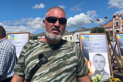 "Був хорошим сім'янином, хорошим татом": з 53-річним Олександром Гладовським попрощалися у Дубні на Рівненщині "Був хорошим сім'янином, хорошим татом": з 53-річним Олександром Гладовським попрощалися у Дубні на Рівненщині