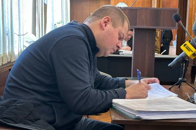 Справа про вимагання, вбивство, викрадення людей: обвинуваченим з Коростишева продовжили запобіжні заходи Справа про вимагання, вбивство, викрадення людей: обвинуваченим з Коростишева продовжили запобіжні заходи