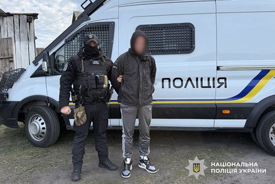 Парамедика з Житомирщини підозрюють в організації роботи нарколабораторії та збуті наркотиків Парамедика з Житомирщини підозрюють в організації роботи нарколабораторії та збуті наркотиків