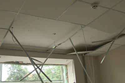 Два місяці без амбулаторії: у Хмельницькому продовжують ліквідовувати наслідки російського обстрілу Два місяці без амбулаторії: у Хмельницькому продовжують ліквідовувати наслідки російського обстрілу