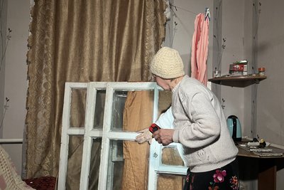 "Шостий раз коли прилетіло, то скло у нас побило": жителька Холодногірського району —про вечірні удари РФ по Харкову "Шостий раз коли прилетіло, то скло у нас побило": жителька Холодногірського району —про вечірні удари РФ по Харкову