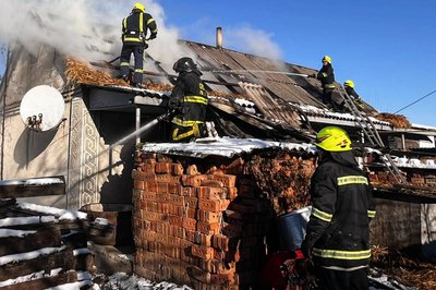 У Вінниці троє людей отруїлися чадним газом, а в області сталося дев'ять пожеж — ДСНС У Вінниці троє людей отруїлися чадним газом, а в області сталося дев'ять пожеж — ДСНС