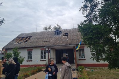 Обстріли у Сонячному на Житомирщині — як відновлюватимуть зруйноване житло та коли платитимуть компенсацію Обстріли у Сонячному на Житомирщині — як відновлюватимуть зруйноване житло та коли платитимуть компенсацію