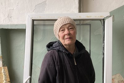 Ніна Дмітрієва, жителька одного з пошкоджених ударами будинків у Харкові Ніна Дмітрієва, жителька одного з пошкоджених ударами будинків у Харкові