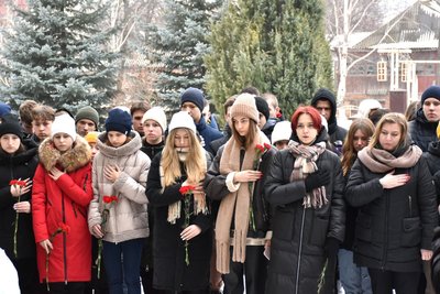 Загиблому Вячеславові Шматьку з Вінниччини відкрили пам'ятну дошку Загиблому Вячеславові Шматьку з Вінниччини відкрили пам'ятну дошку