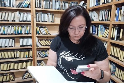 Режисерка документального фільму «Незалежність 33. Миколаївщина» працює в архіві Суспільне Миколаїв Режисерка документального фільму «Незалежність 33. Миколаївщина» працює в архіві Суспільне Миколаїв