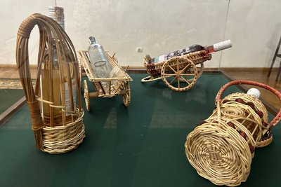 "Першою оцінює роботи дружина": у замку на Рівненщині діє виставка виробів з лози "Першою оцінює роботи дружина": у замку на Рівненщині діє виставка виробів з лози