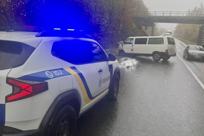 Село Майдан, ДТП, Івано-Франківщина, аварія, Renault Kangoo, Volkswagen, загинула людина, смерть, поліція Село Майдан, ДТП, Івано-Франківщина, аварія, Renault Kangoo, Volkswagen, загинула людина, смерть, поліція