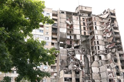 Зруйнований будинок на Північній Салтівці Зруйнований будинок на Північній Салтівці