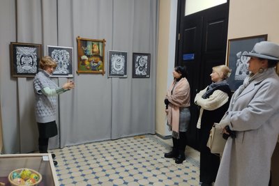 "Великодній кошик візерунків" — житомирська мисткиня представила персональну виставку витинанок "Великодній кошик візерунків" — житомирська мисткиня представила персональну виставку витинанок