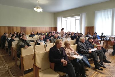 На Житомирщині сесія Новогуйвинської селищної ради не відбулася — не прийшли більше половини депутатів На Житомирщині сесія Новогуйвинської селищної ради не відбулася — не прийшли більше половини депутатів