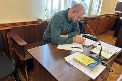 Справа про вбивство дитини у Радомишлі: на суді адвокат заявив про підміну кулі Справа про вбивство дитини у Радомишлі: на суді адвокат заявив про підміну кулі