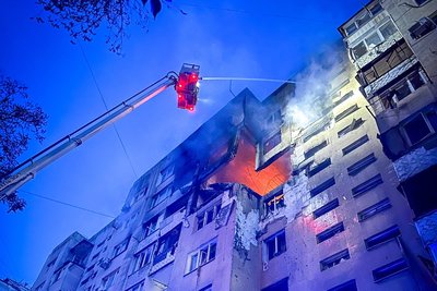 Російська атака пошкодила девʼятиповерхівку в Одесі: є постраждалі, серед них — діти Російська атака пошкодила девʼятиповерхівку в Одесі: є постраждалі, серед них — діти