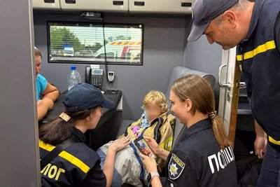 Зникла у полі: у Бердичівському районі знайшли 3-річну дитину Зникла у полі: у Бердичівському районі знайшли 3-річну дитину