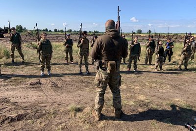 У Києві протестували жіночу польову форму