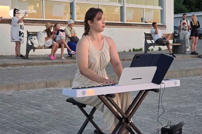 Світанок під піаніно: на Ланжероні в Одесі відбувся ранковий концерт Світанок під піаніно: на Ланжероні в Одесі відбувся ранковий концерт