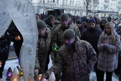 Вони виборювали свободу та гідність — у Житомирі вшанували пам'ять Героїв Небесної Сотні Вони виборювали свободу та гідність — у Житомирі вшанували пам'ять Героїв Небесної Сотні