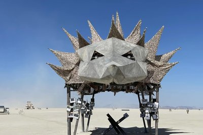 На фестивалі Burning Man від України представили інсталяцію — птаха Фенікса