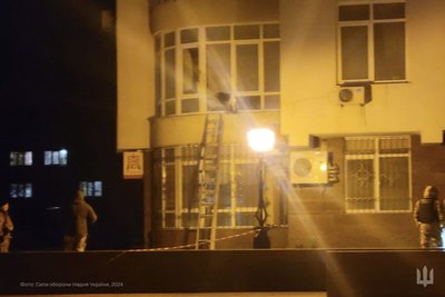 Армія РФ двома хвилями дронів атакувала Одесу: є влучання, шість поранених та пошкоджені будинки Армія РФ двома хвилями дронів атакувала Одесу: є влучання, шість поранених та пошкоджені будинки