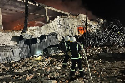 РФ атакувала Ізмаїл безпілотниками: пошкоджена будівля "Нової пошти" РФ атакувала Ізмаїл безпілотниками: пошкоджена будівля "Нової пошти"
