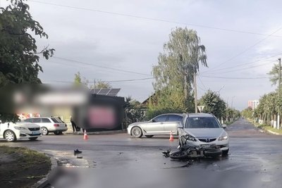 У місті на Волині водійка легковика наїхала на мотоцикліста: його госпіталізували У місті на Волині водійка легковика наїхала на мотоцикліста: його госпіталізували