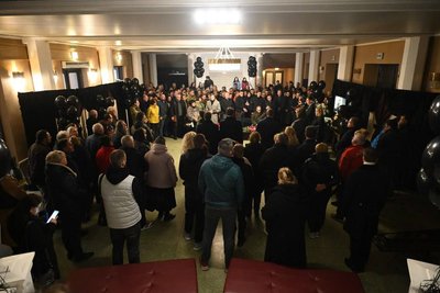 Проводжали оплесками: в Одесі попрощалися з відомим актором та телеведучим Проводжали оплесками: в Одесі попрощалися з відомим актором та телеведучим