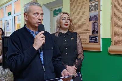 У місті на Житомирщині відкрили меморіальне місце пам’яті загиблих випускників У місті на Житомирщині відкрили меморіальне місце пам’яті загиблих випускників