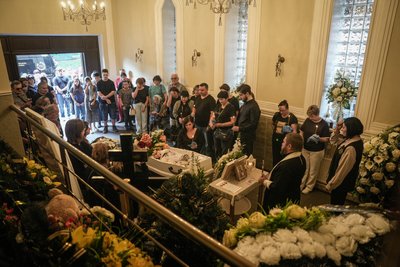 У Сумах попрощалися з трьома загиблими внаслідок атаки КАБ 11 липня У Сумах попрощалися з трьома загиблими внаслідок атаки КАБ 11 липня