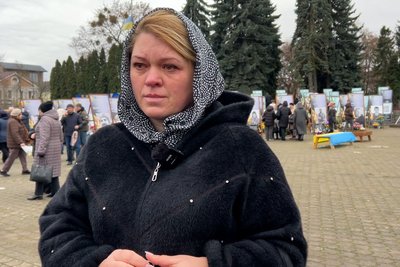"Був дуже хорошим учителем": у Дубні на Рівненщині попрощалися з солдатом Андрієм Корнійчуком "Був дуже хорошим учителем": у Дубні на Рівненщині попрощалися з солдатом Андрієм Корнійчуком