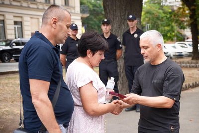 Родинам загиблих одеських рятувальників вручили посмертні нагороди Родинам загиблих одеських рятувальників вручили посмертні нагороди