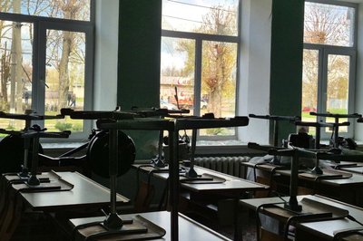 У Сумах БпЛА влучив біля дитячого майданчика У Сумах БпЛА влучив біля дитячого майданчика