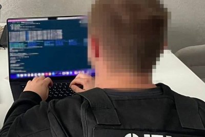 Затримали чоловіків, які розробили копію застосунку "Резерв+", щоб заробляти на "ухилянтах" — СБУ Черкащини Затримали чоловіків, які розробили копію застосунку "Резерв+", щоб заробляти на "ухилянтах" — СБУ Черкащини