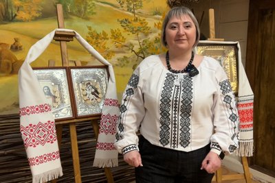 Створювалися під грифом "цілком таємно": виставку фольгових ікон відкрили у Дубенському замку Створювалися під грифом "цілком таємно": виставку фольгових ікон відкрили у Дубенському замку